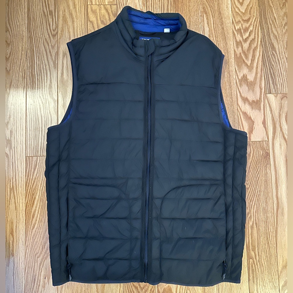 Gap Lightweight Puffer Vest. Black. Medium.